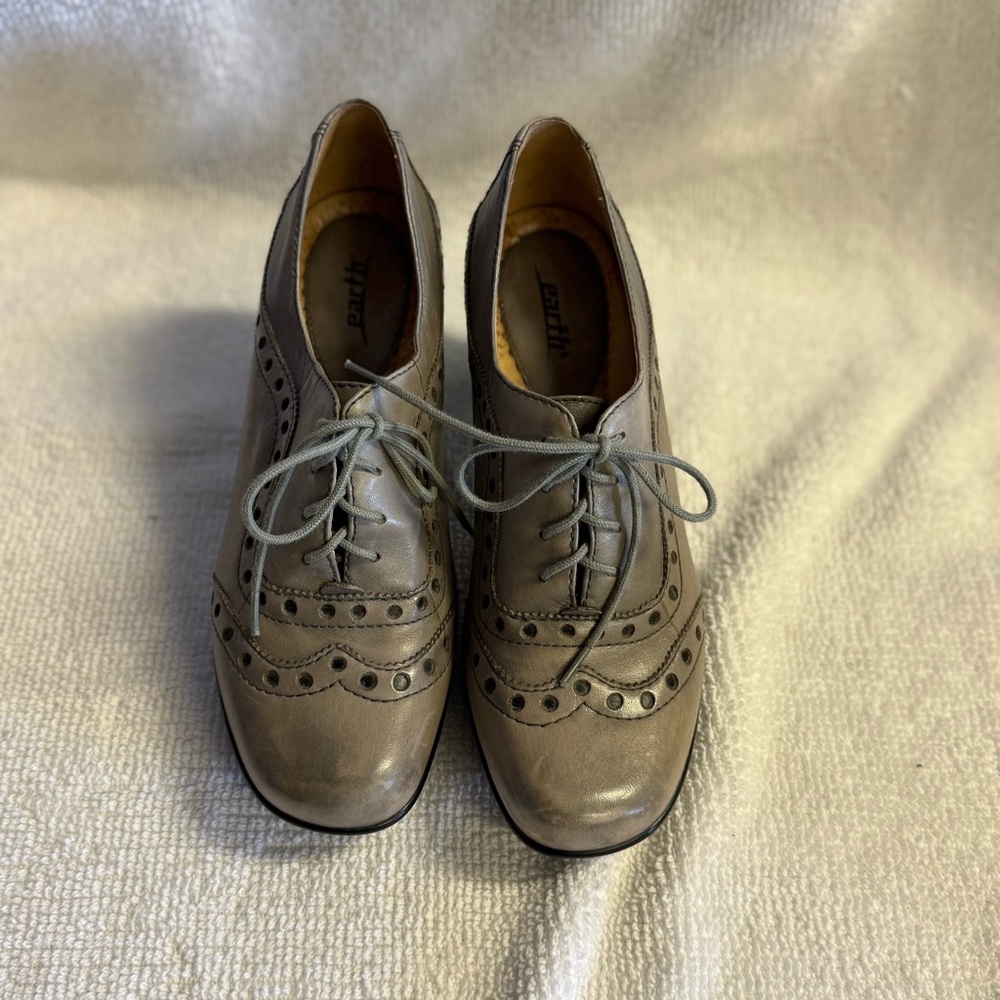 Earth Women's Gray Lace-Up Heels - Picture 2 of 7